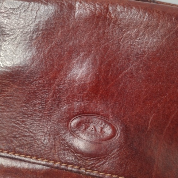 Made in Florence Leather Crossbody Bag - Picture 4 of 8